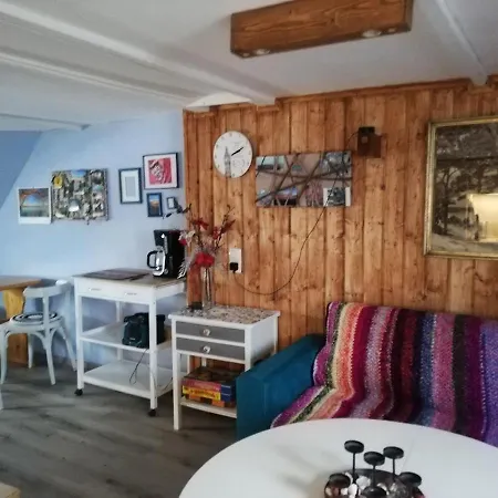 Wohnung Am Wanderweg Zum Koenigsstuhl Unter Reet Lohme Buitenkant foto
