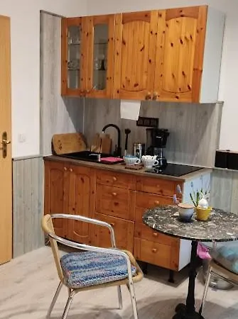 Wohnung Am Wanderweg Zum Koenigsstuhl Unter Reet Lohme Buitenkant foto